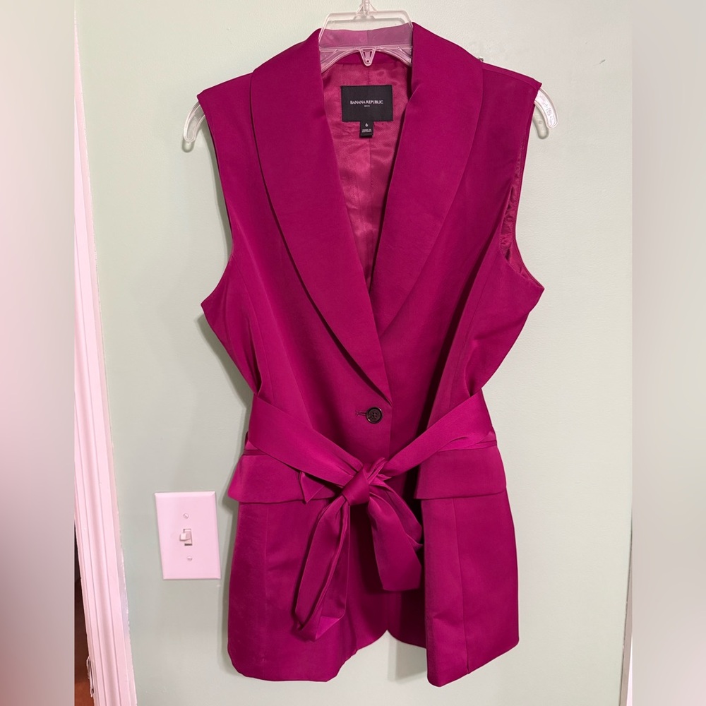 Banana Republic Women's Magenta Sleeveless Suit Blazer